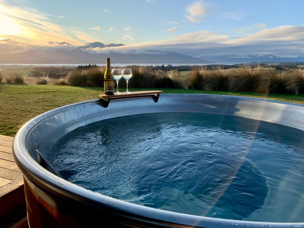 Villa Fiordland Eco-Retreat -- Panoramic Views -- Hot Tub Te Anau Exterior foto